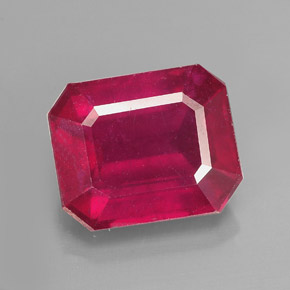 4.68カラットの天然ピンクレッドルビー（9.9×8.1 mm・エメラルドカット）