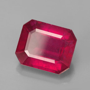 4.68カラットの天然ピンクレッドルビー（9.9×8.1 mm・エメラルドカット）