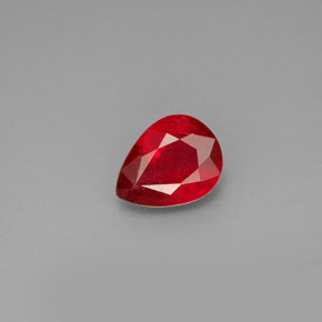 1.26カラットの天然ピンクレッドルビー（7.8×6 mm・洋梨の形）