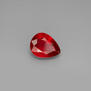 1.26カラットの天然ピンクレッドルビー（7.8×6 mm・洋梨の形）