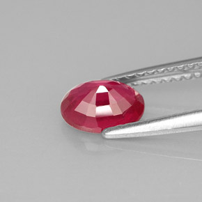 1.13カラットの天然ピンクレッドルビー（7×5.1 mm・オーバルカット）