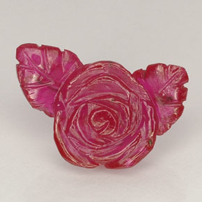 8.00カラットの天然ピンクレッドルビー（19.1×12.5 mm・透明）