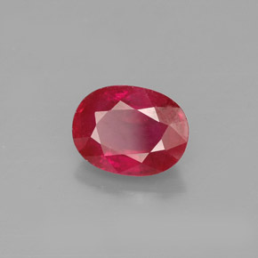 1.90カラットの天然ピンクレッドルビー（8.2×6.2 mm・オーバルカット）
