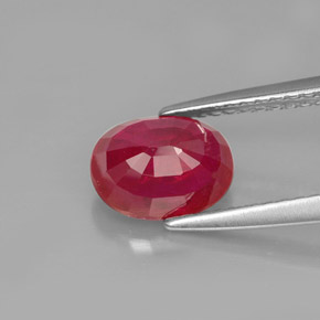 1.90カラットの天然ピンクレッドルビー（8.2×6.2 mm・オーバルカット）