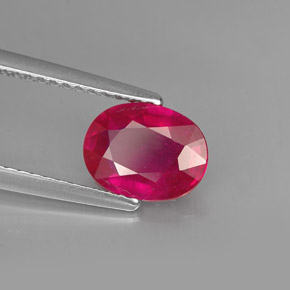 1.62カラットの天然ピンクレッドルビー（8.2×6.2 mm・オーバルカット）