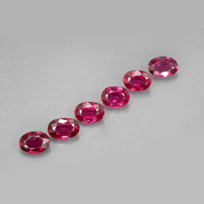 カラットの天然ピンクレッドルビー（4.1×3.1 mm・オーバルカット）
