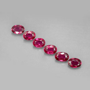 カラットの天然ピンクレッドルビー（4.1×3.1 mm・オーバルカット）