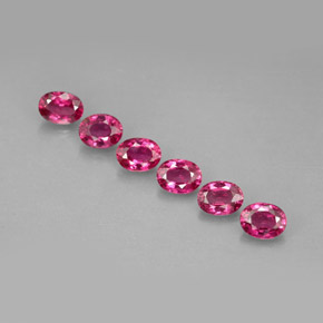 カラットの天然ピンクレッドルビー（4×3.2 mm・オーバルカット）