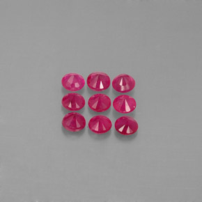 カラットの天然ピンクレッドルビー（2.58 mm・ラウンドカット）