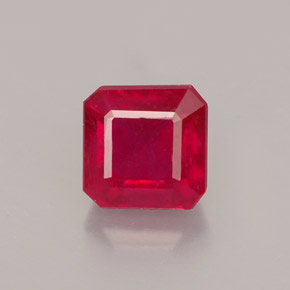 1.79カラットの天然ピンクレッドルビー（6×6 mm・エメラルドカット）