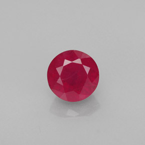 1.25カラットの天然レッドルビー（5.85 mm・ラウンドカット）