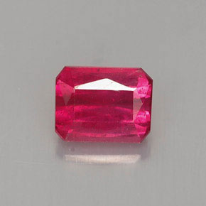 1.00カラットの天然ピンクレッドルビー（5.9×4.6 mm・エメラルドカット）