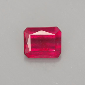 1.29カラットの天然レッドルビー（6.5×5.4 mm・エメラルドカット）