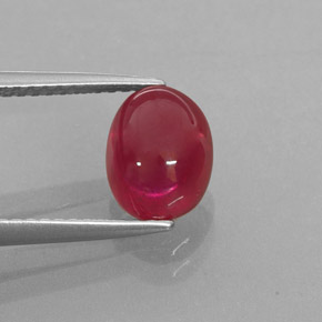 2.82カラットの天然レッドルビー（8.4×6.6 mm・透明）