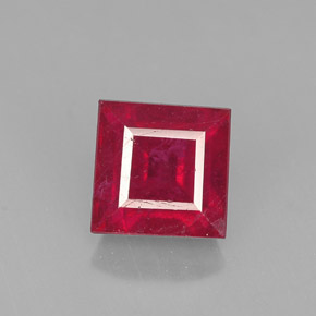 1.83カラットの天然レッドルビー（6.2×6.2 mm・四角）