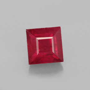 2.07カラットの天然レッドルビー（6.2×6.1 mm・四角）