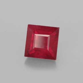 2.07カラットの天然レッドルビー（6.2×6.1 mm・四角）