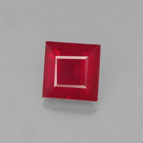 1.45カラットの天然レッドルビー（6.2×6 mm・四角）