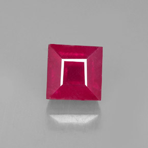 2.17カラットの天然ピンクレッドルビー（6.1×6 mm・四角）