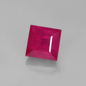 2.18カラットの天然ピンクレッドルビー（6.1×6 mm・四角）
