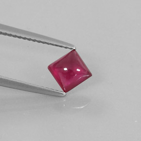 1.41カラットの天然ピンクレッドルビー（5.8×5.8 mm・透明）