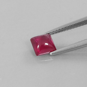 1.41カラットの天然ピンクレッドルビー（5.8×5.8 mm・透明）