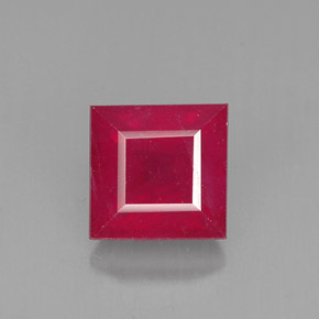1.73カラットの天然ピンクレッドルビー（6.2×6 mm・四角）