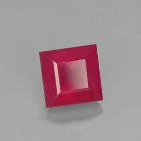 1.73カラットの天然ピンクレッドルビー（6.2×6 mm・四角）