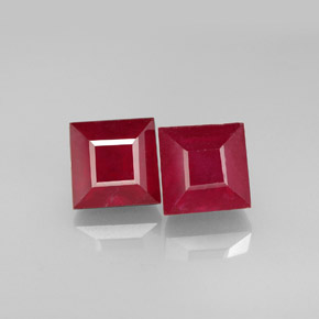 カラットの天然レッドルビー（6.2×6.1 mm・四角）