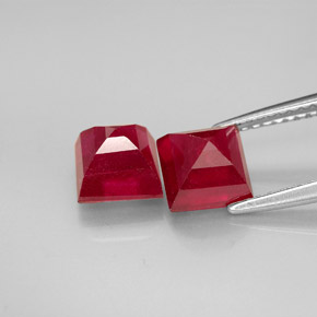 カラットの天然レッドルビー（6.2×6.1 mm・四角）
