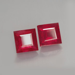 カラットの天然レッドルビー（6.2×6.1 mm・四角）