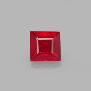 0.87カラットの天然レッドルビー（4.9×4.9 mm・四角）
