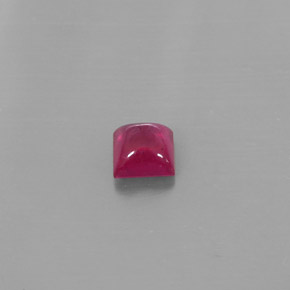 1.00カラットの天然レッドルビー（5.1×5 mm・透明）