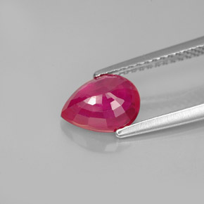 1.63カラットの天然ピンクレッドルビー（8.2×6.3 mm・洋梨の形）