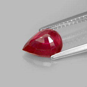 1.57カラットの天然ピンクレッドルビー（8.1×6.1 mm・洋梨の形）