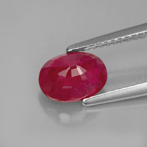 1.96カラットの天然ピンクレッドルビー（8.2×6.2 mm・オーバルカット）