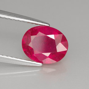 1.93カラットの天然ピンクレッドルビー（8.5×6.8 mm・オーバルカット）