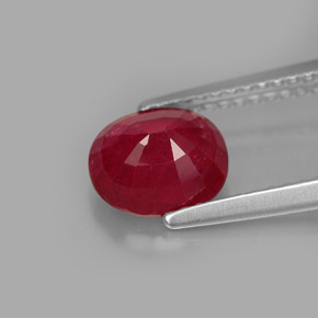 1.87カラットの天然レッドルビー（7.5×6.7 mm・オーバルカット）