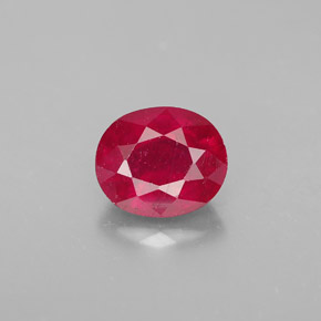 1.70カラットの天然ピンクレッドルビー（7.6×6.3 mm・オーバルカット）