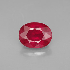 2.37カラットの天然ピンクレッドルビー（8.7×6.7 mm・オーバルカット）