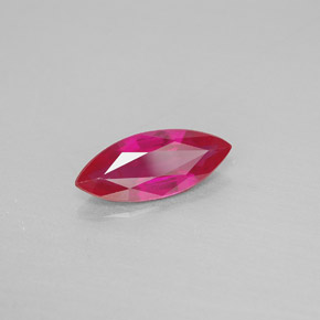 1.61カラットの天然ピンクレッドルビー（12.1×5 mm・マーキス）