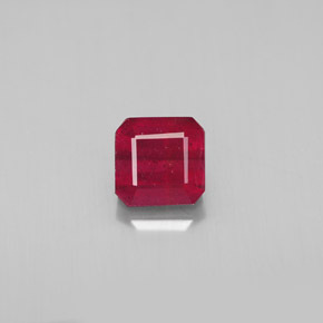 1.74カラットの天然ピンクレッドルビー（6×5.9 mm・エメラルドカット）
