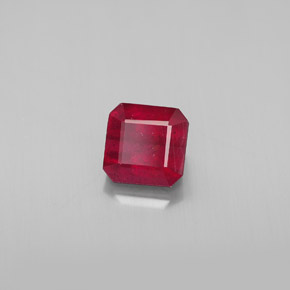 1.74カラットの天然ピンクレッドルビー（6×5.9 mm・エメラルドカット）