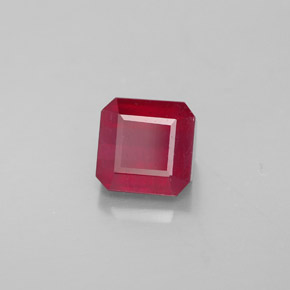 1.93カラットの天然ピンクレッドルビー（6.1×6 mm・エメラルドカット）