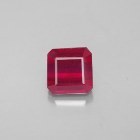 1.88カラットの天然ピンクレッドルビー（6.2×6.2 mm・エメラルドカット）