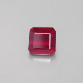 1.88カラットの天然ピンクレッドルビー（6.2×6.2 mm・エメラルドカット）