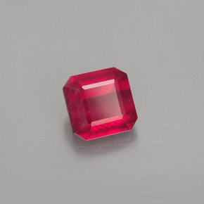 1.63カラットの天然ピンクレッドルビー（6.1×6 mm・エメラルドカット）