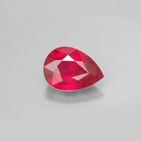 1.67カラットの天然ピンクレッドルビー（8.3×6 mm・洋梨の形）
