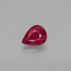1.58カラットの天然レッドルビー（8.1×6.1 mm・洋梨の形）