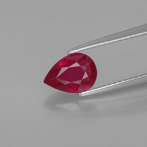 1.37カラットの天然ピンクレッドルビー（8.2×6 mm・洋梨の形）